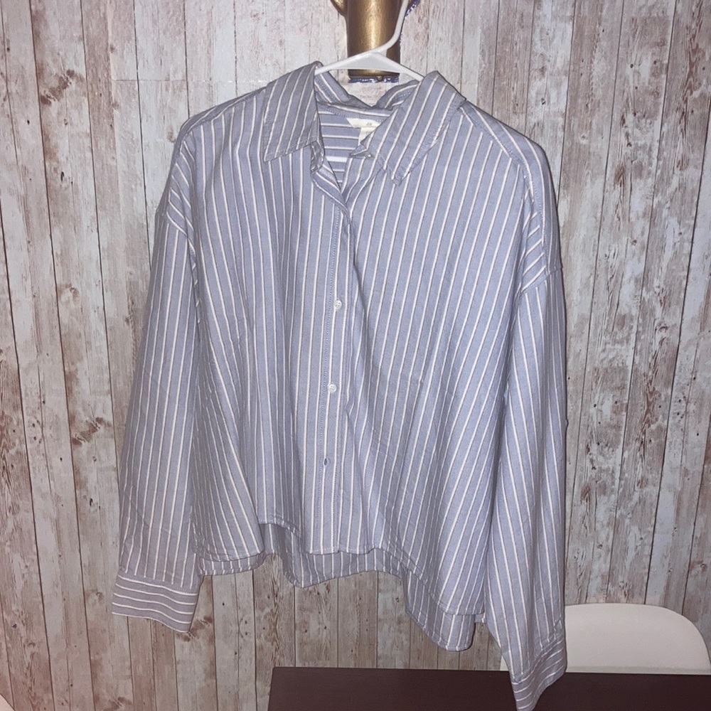 H&M Large Cropped Stripped Collared Button Down